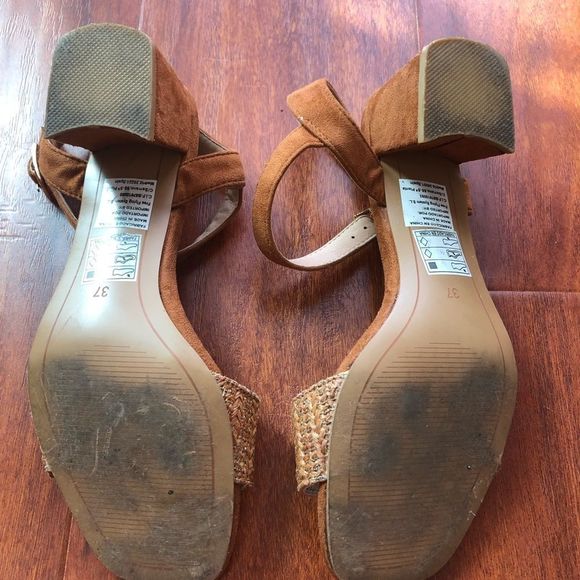 European brand Amichi camel suede block heel. Size euro 37. I’m a US size 7.5. - Picture 5 of 6